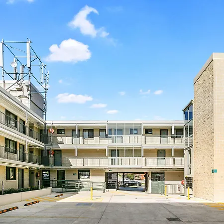 Quality Inn Sunshine Haberfield-3